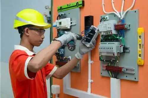 Peran Guru dalam Meningkatkan Kompetensi Siswa Jurusan Elektro